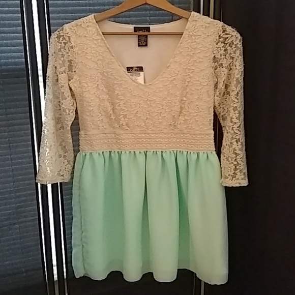 Rue21 Dresses & Skirts - Rue 21 Long Sleeve Lace Dress Size M and NWT